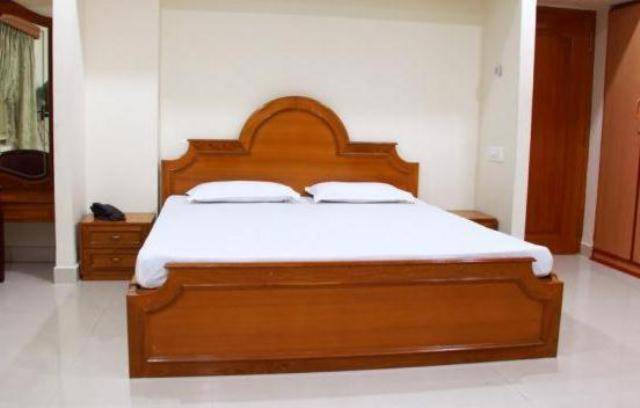 Lloyds Guest House, North Boag Road, T. Nagar Madras Buitenkant foto