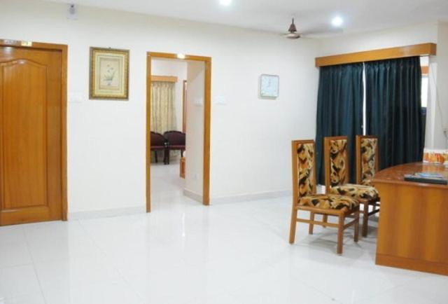 Lloyds Guest House, North Boag Road, T. Nagar Madras Buitenkant foto