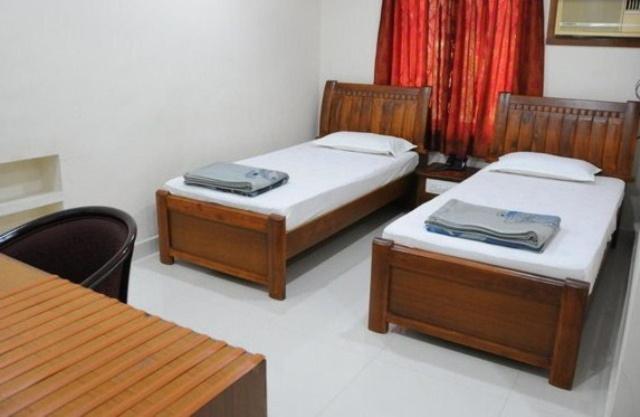 Lloyds Guest House, North Boag Road, T. Nagar Madras Buitenkant foto